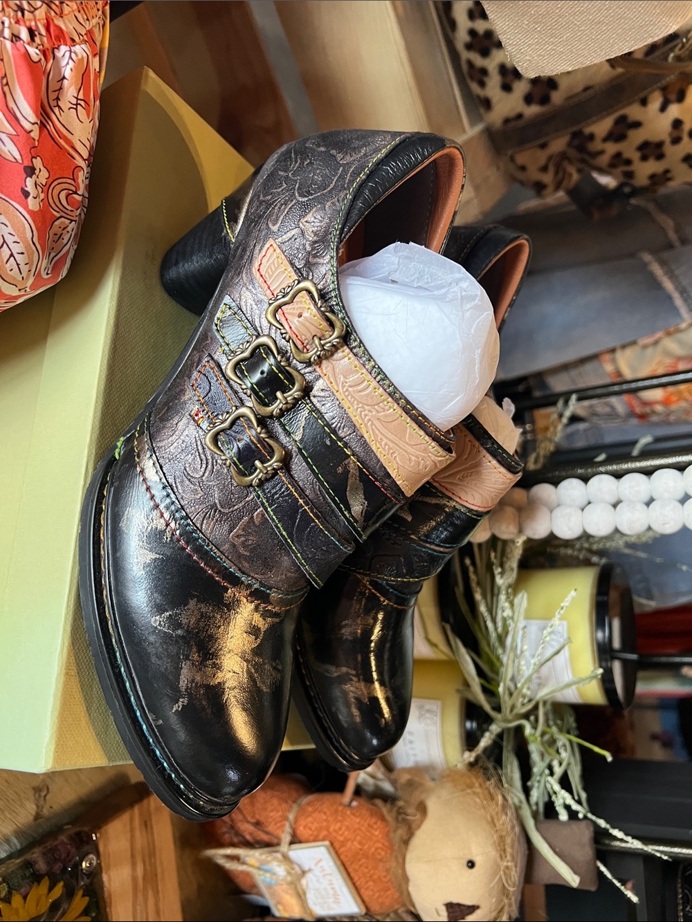 L'ATISTE Black Metallic Embossed Buckle Loafers